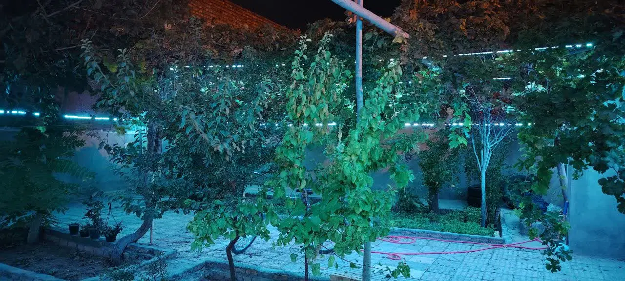 منزل  ۲۱۰ متر سرنبش با۳۰متر حاشیه فرهنگیان استقلال