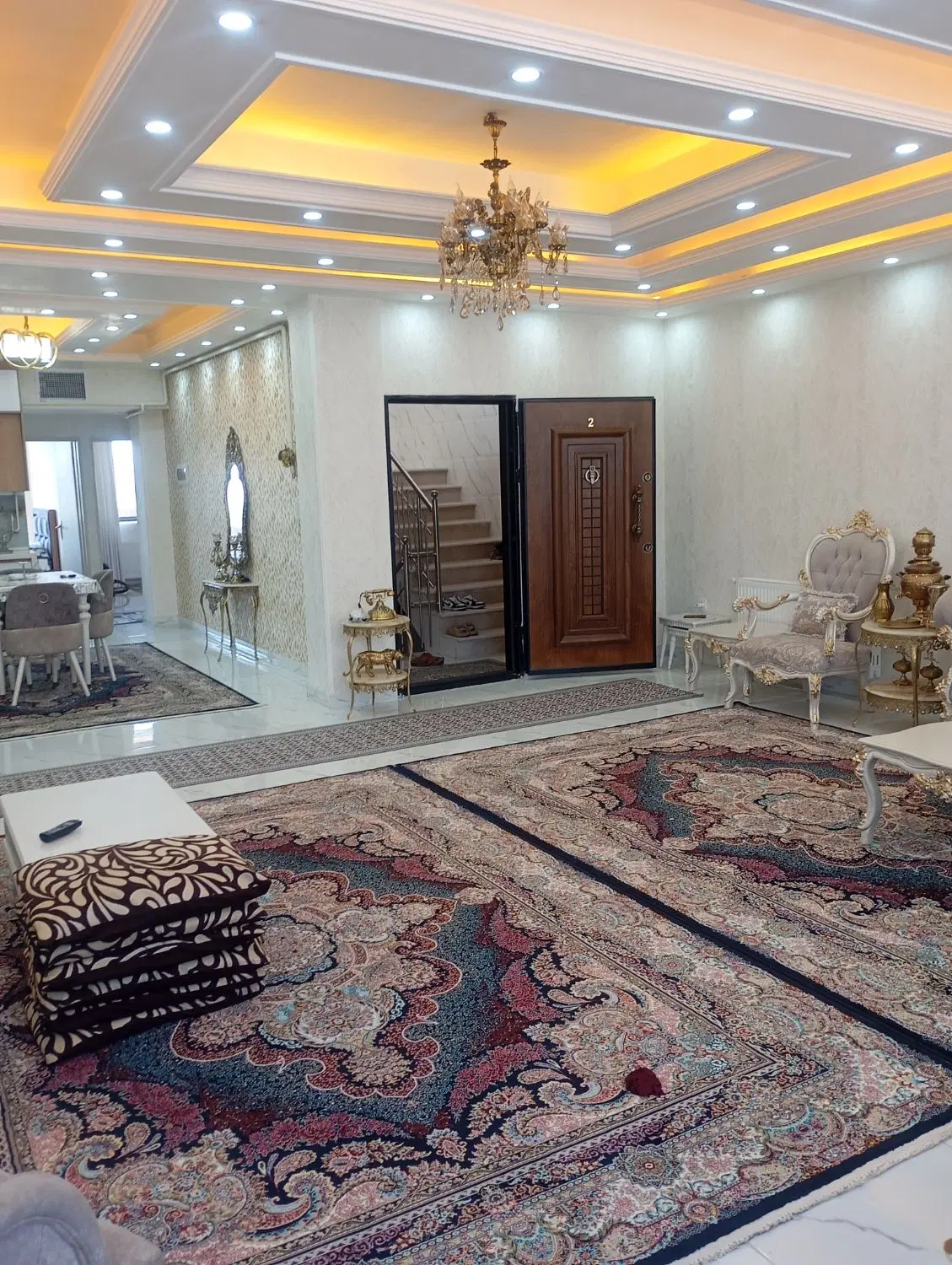 ساختمان ۳طبقه ویلای جنوبی دربست فول امکانات
