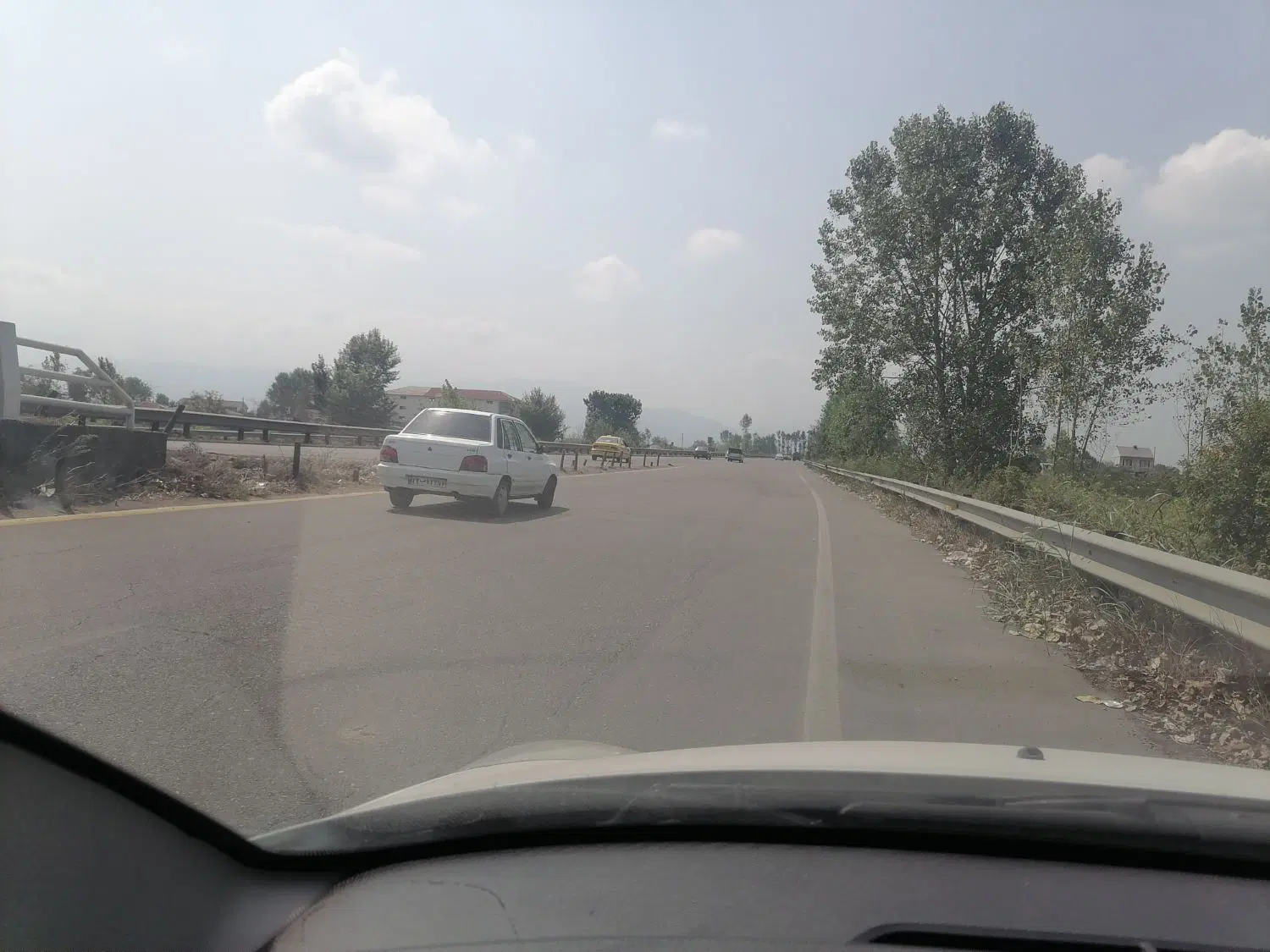 زمین در اتوبان