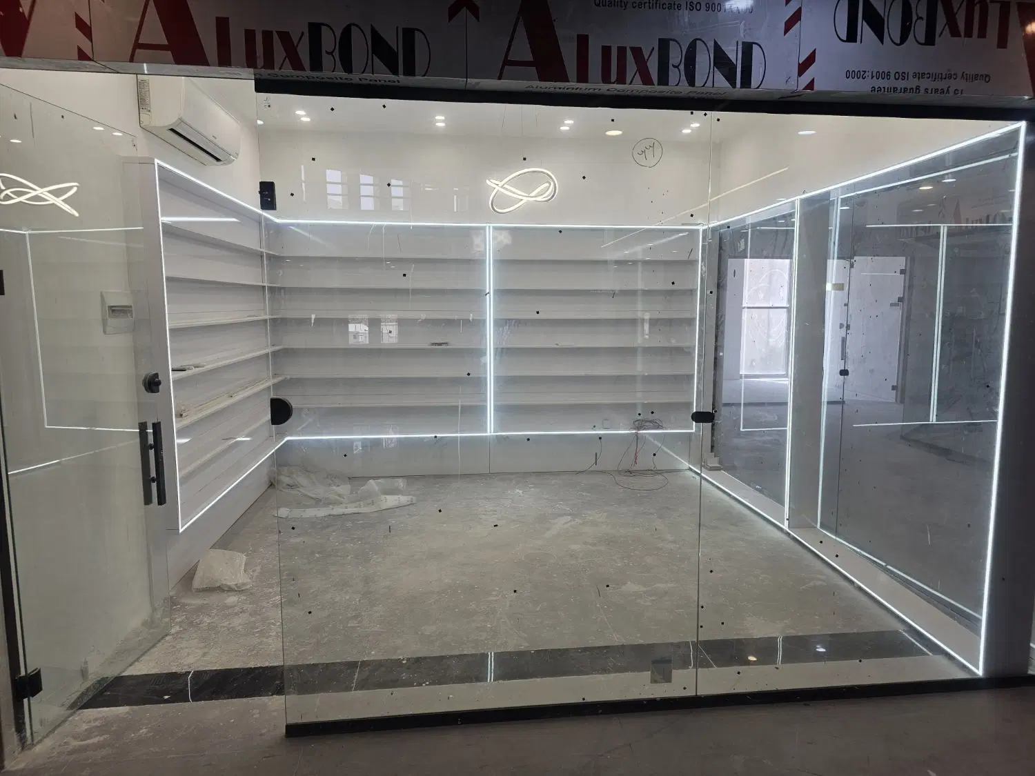 مغازه موبایل فروشی فوق العاده