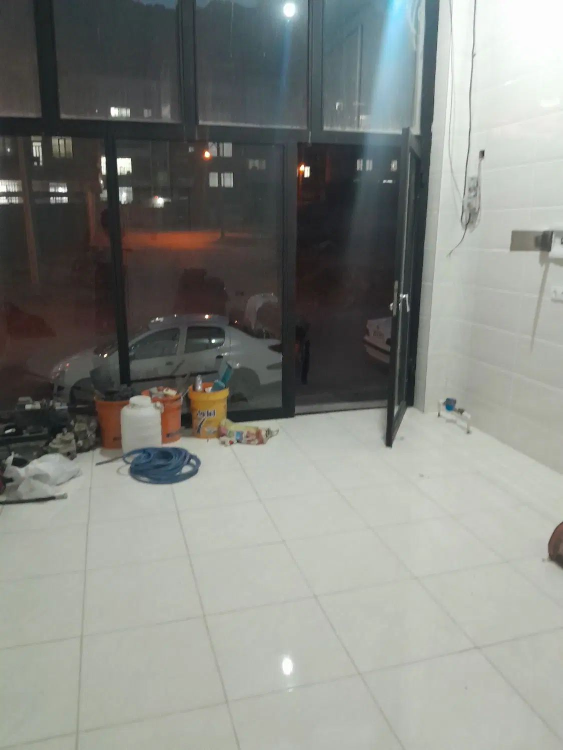 مغازه ۳۰ متری دانش