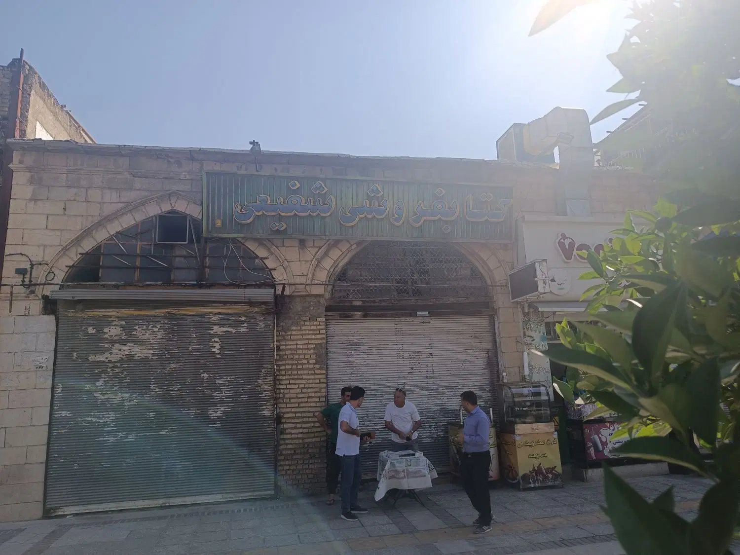 سرقفلی مغازه 2 دهنه به مساحت 110 متر
