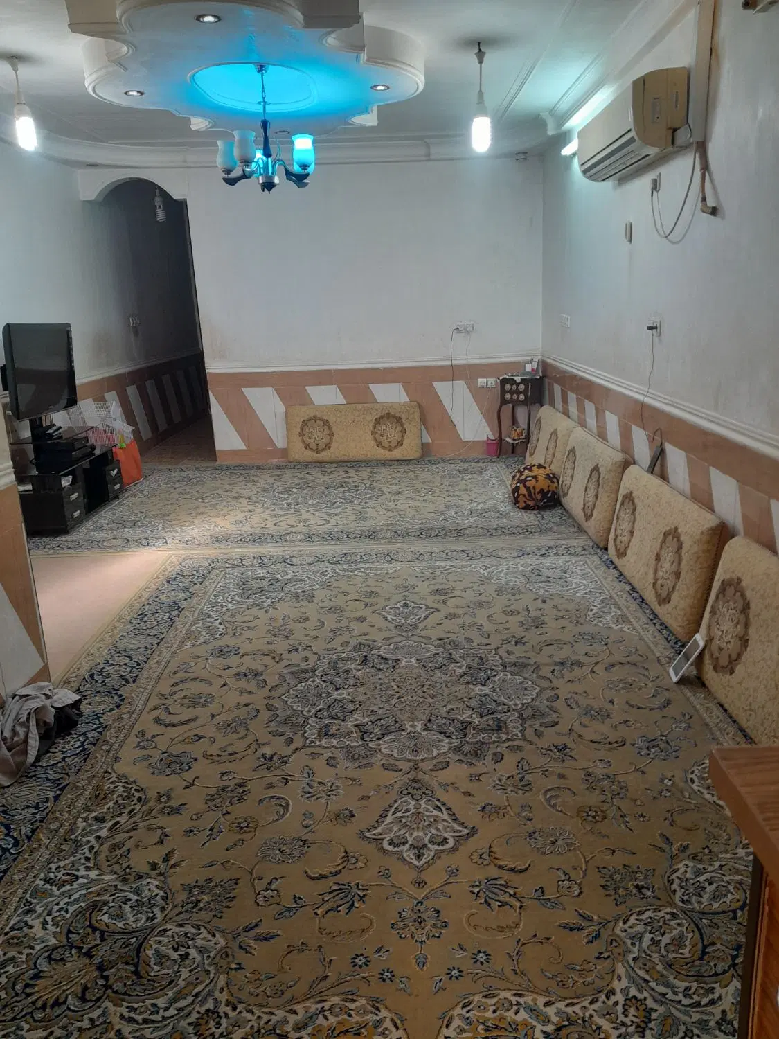 خانه مسکونی ومعازه دار در دوطبقه