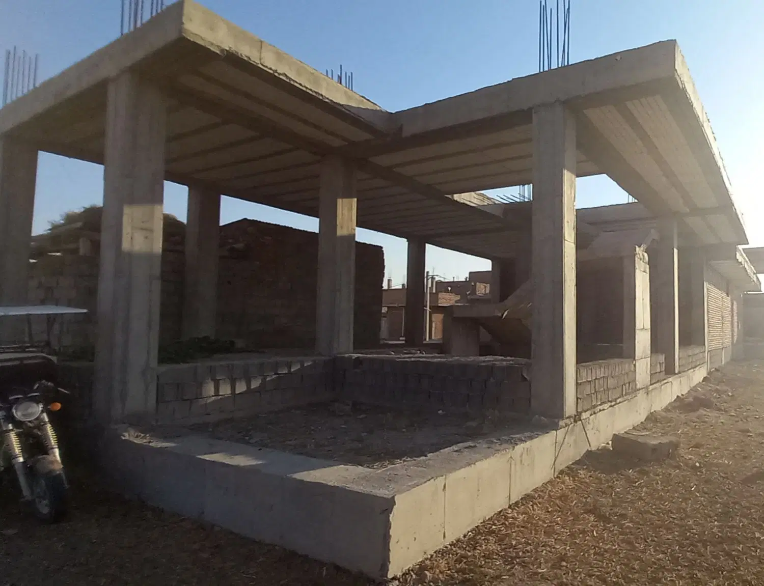 خانه نیمه کاره