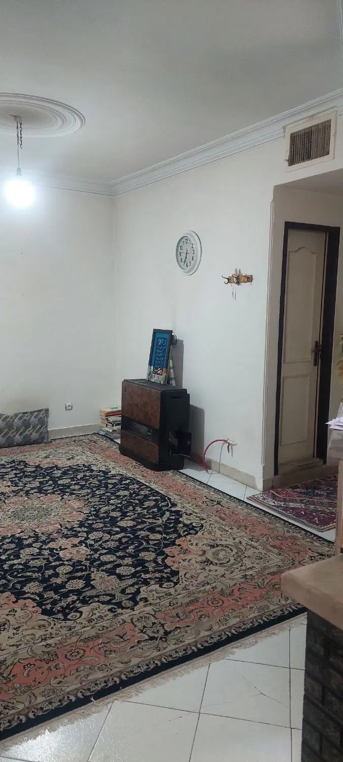 ۴۲.۵ متری با پارکینگ خوش‌نقشه