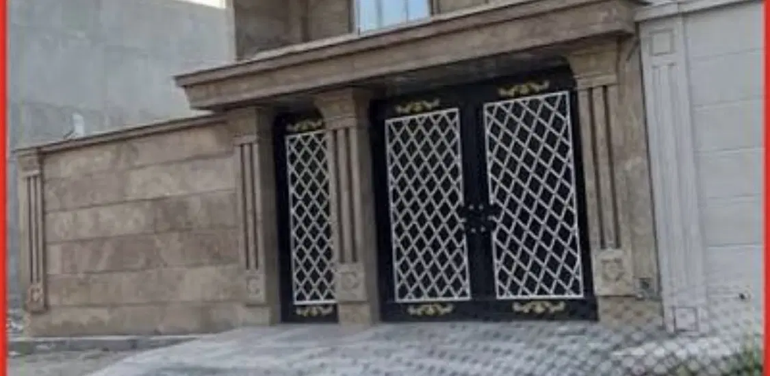 خانه ویلایی اول محله لبنان مساحت ۳۳۰ زیر بنا ۲۲۰