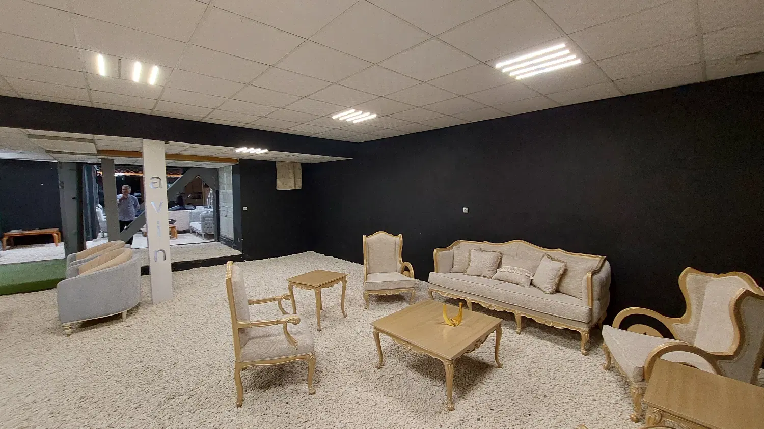 مغازه تجاری دائم ۱۸۵ متری مدرس