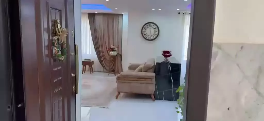 اپارتمان تک واحدی