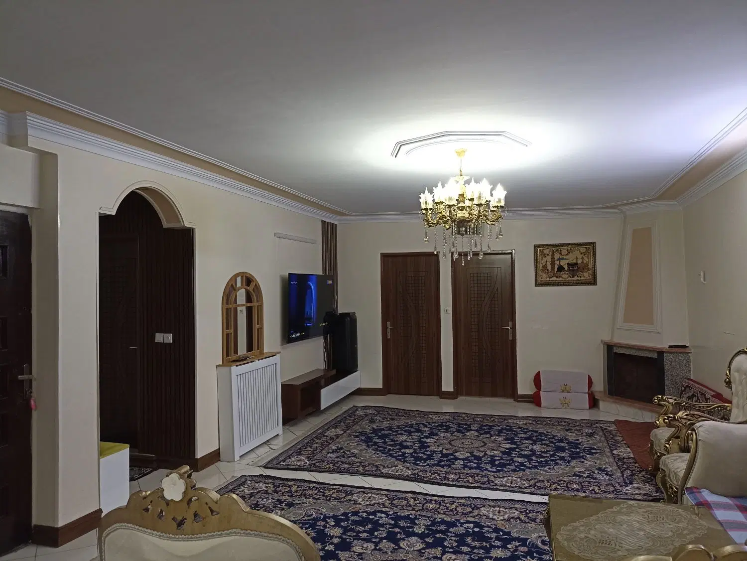 آپارتمان ۹۰ متری لاله صحرا