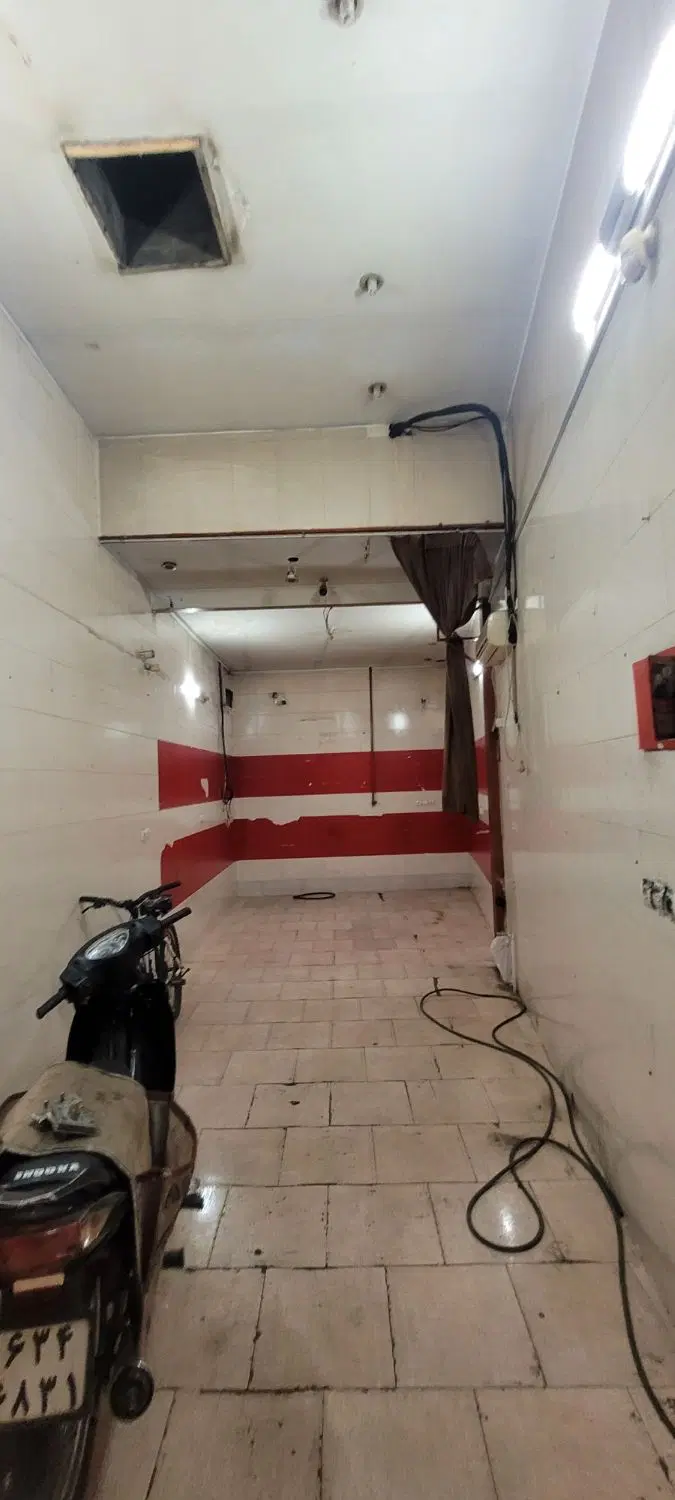 مغازه ۳۰ متری روبروی ایستگاه مترو