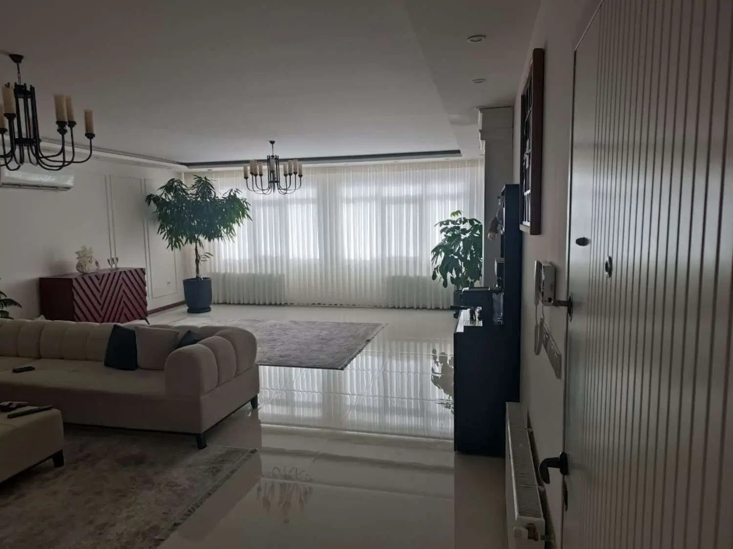 رهن و اجاره یک واحد آپارتمان 125 متری شیک و زیبا