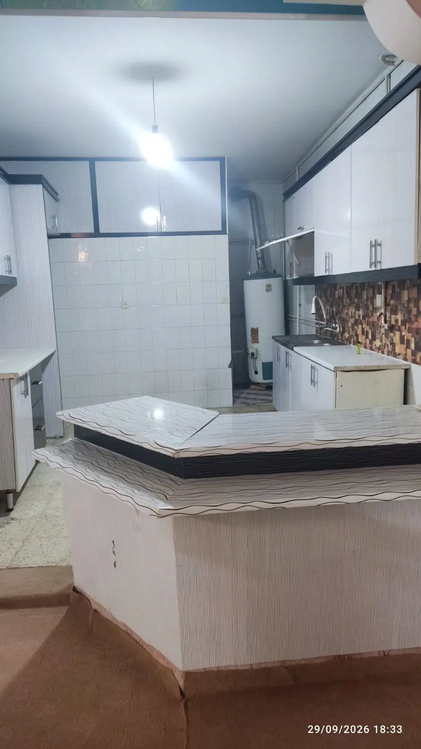 خانه ی ویلایی ،طبقه هم کف از دو طبقه