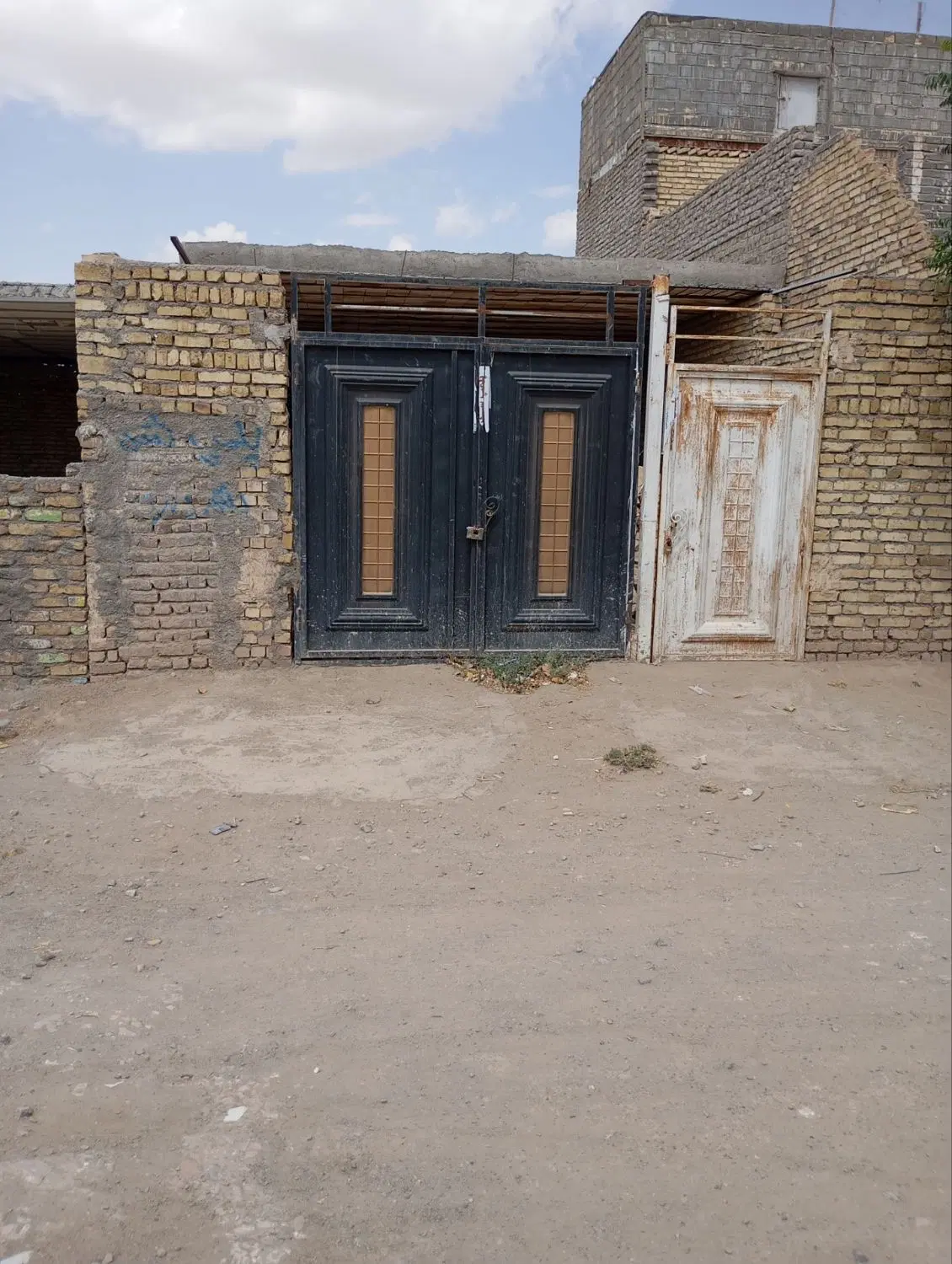 زمین نیمه ساز فروشی