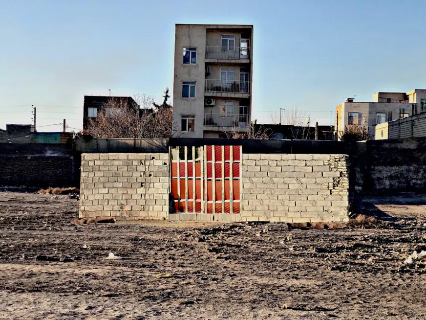 210 متر چهار دیواری