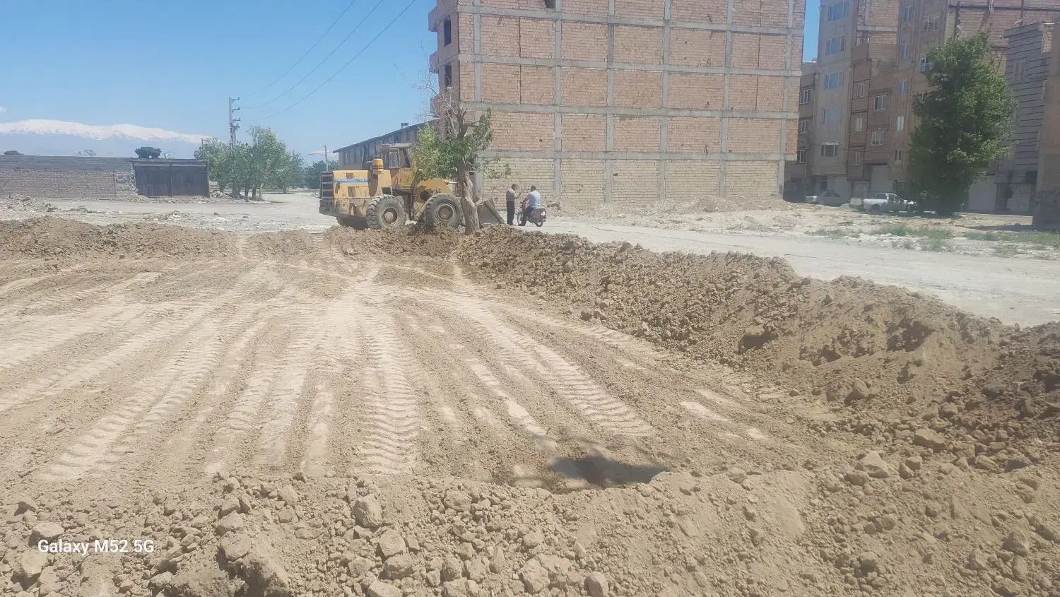 زمین دوقطعه با جواز به متراژ 98 و126
