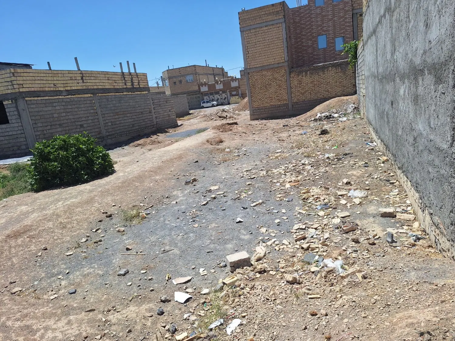 زمین ۲۳۷متری دوکله با پروانه ساخت در گلدشت