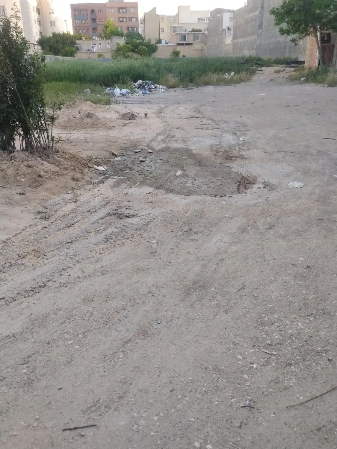 زمین تجاری مسکونی ۳۰۰ متر نقشه کشی شده