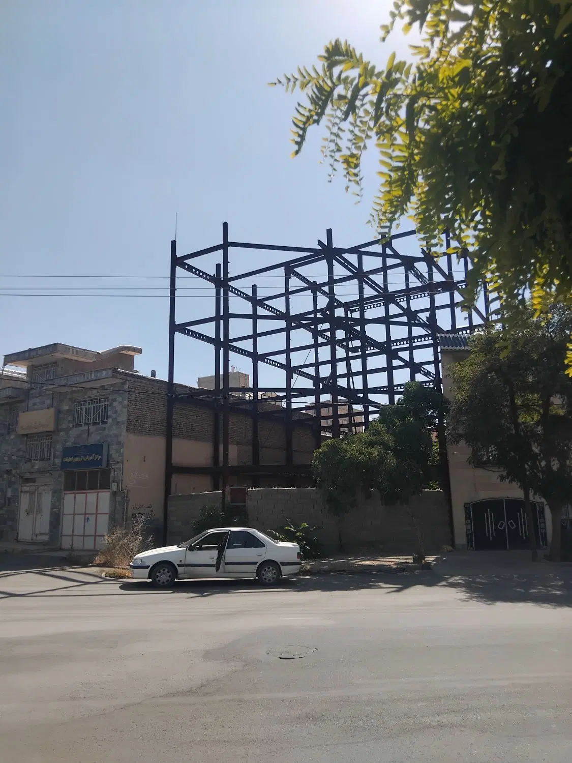 زمین مسکونی در بلوار بعثت
