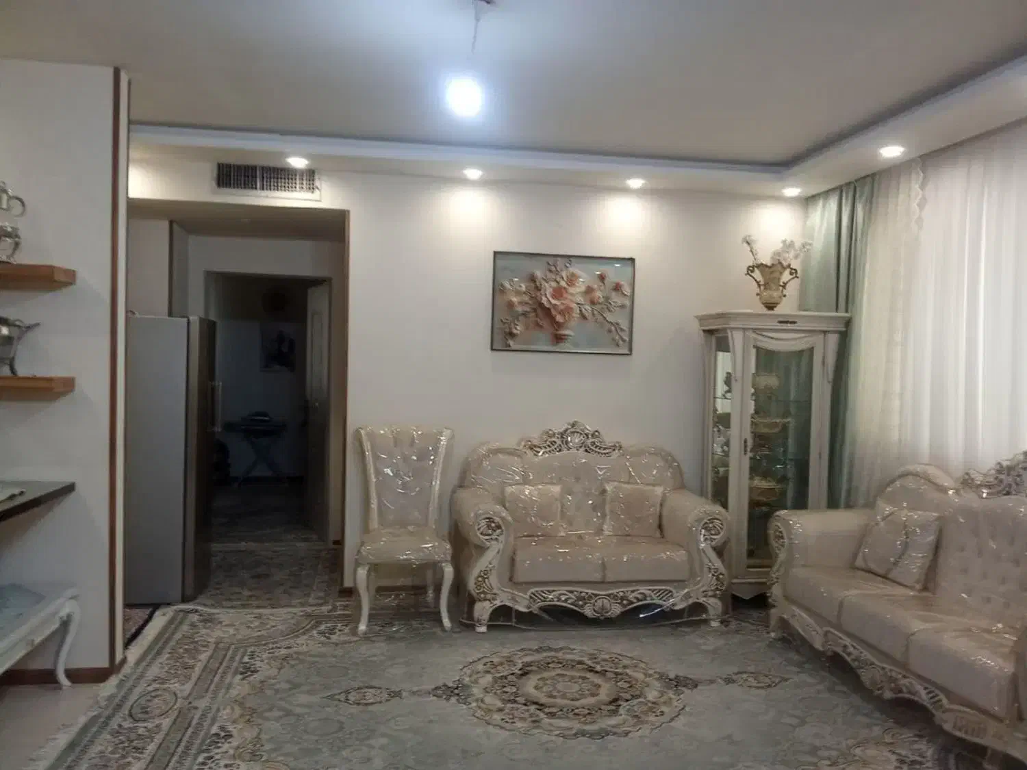 آپارتمان ۱۰۰ متری دو خوابه در مجتمع قطارشهری