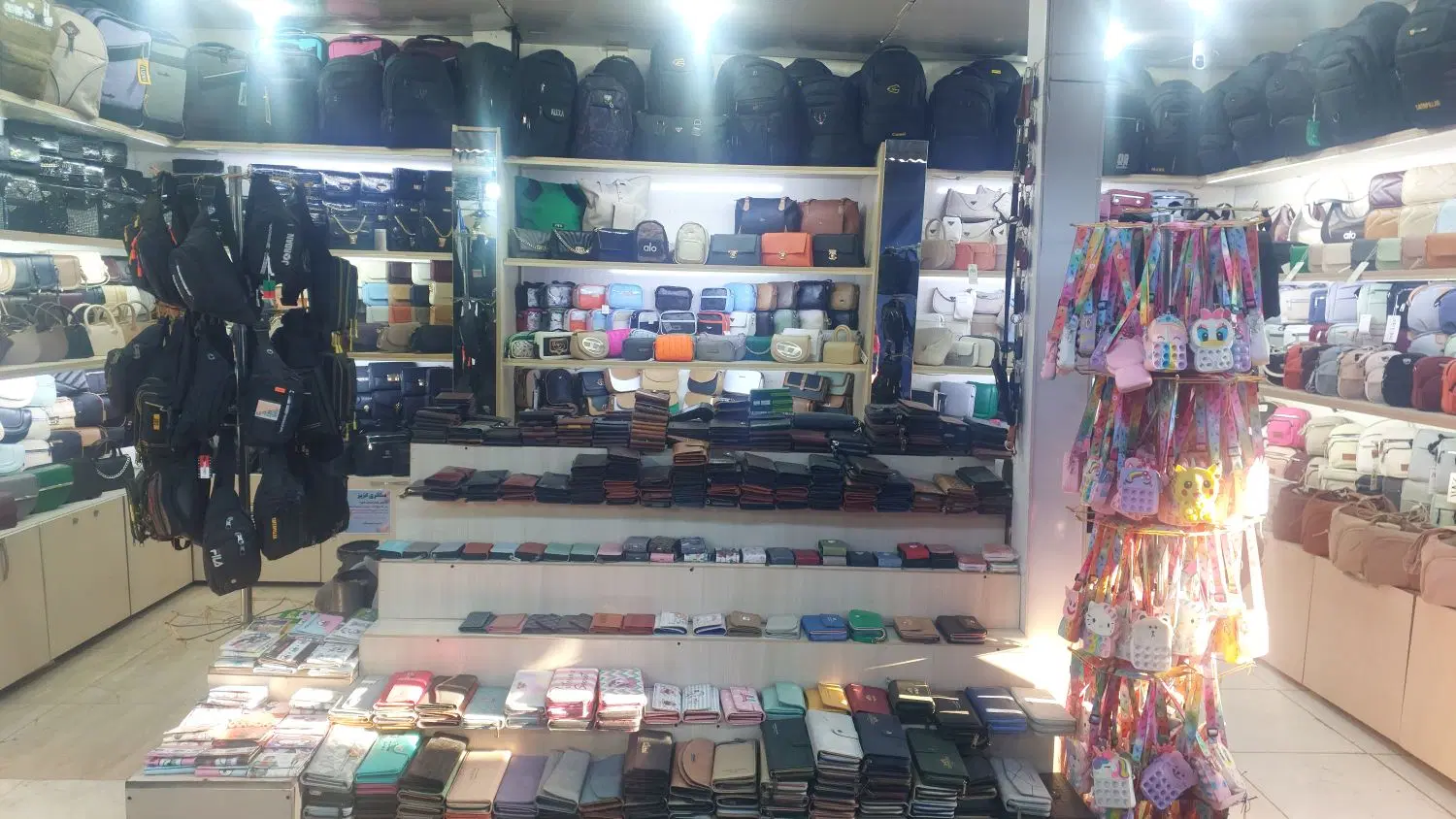 اجاره غرفه کیف فروشی بازارچه گلشهر