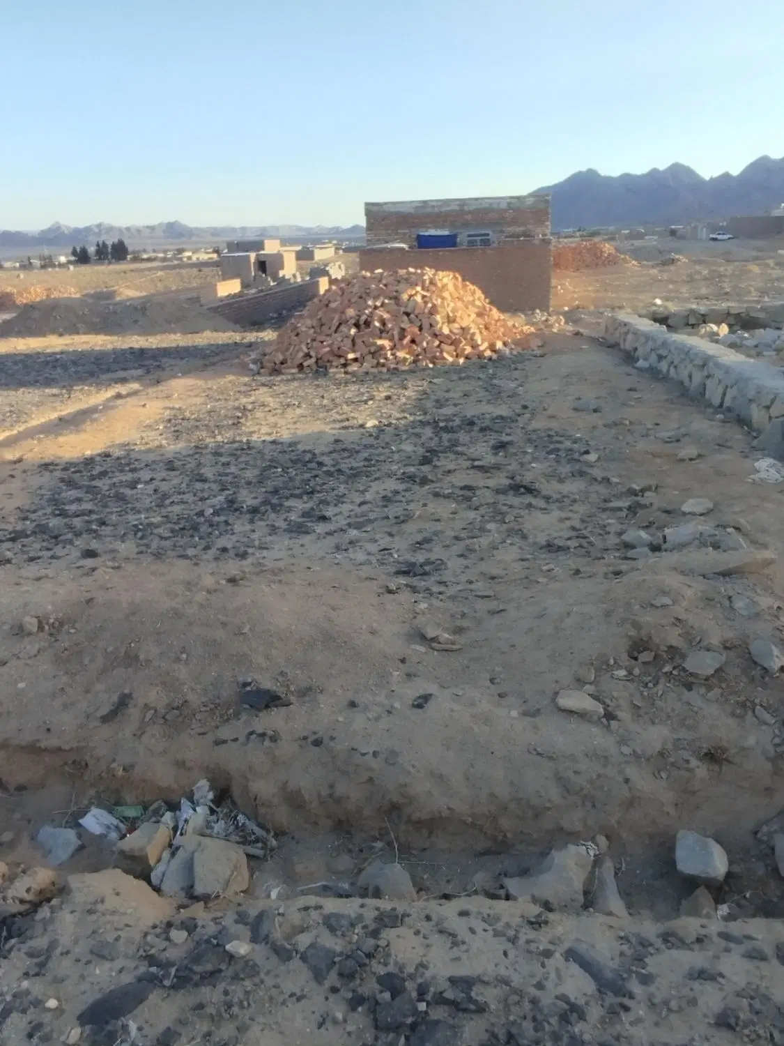 زمین فروشی