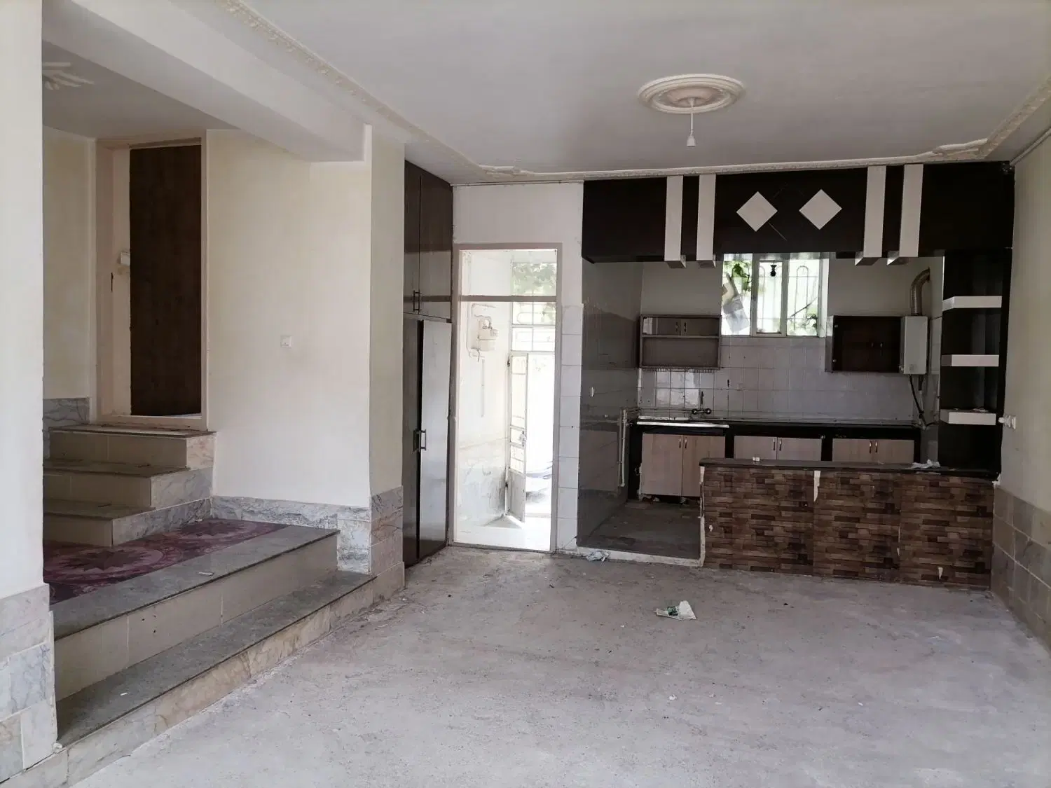 خانه فروشی سه خواب باهنر