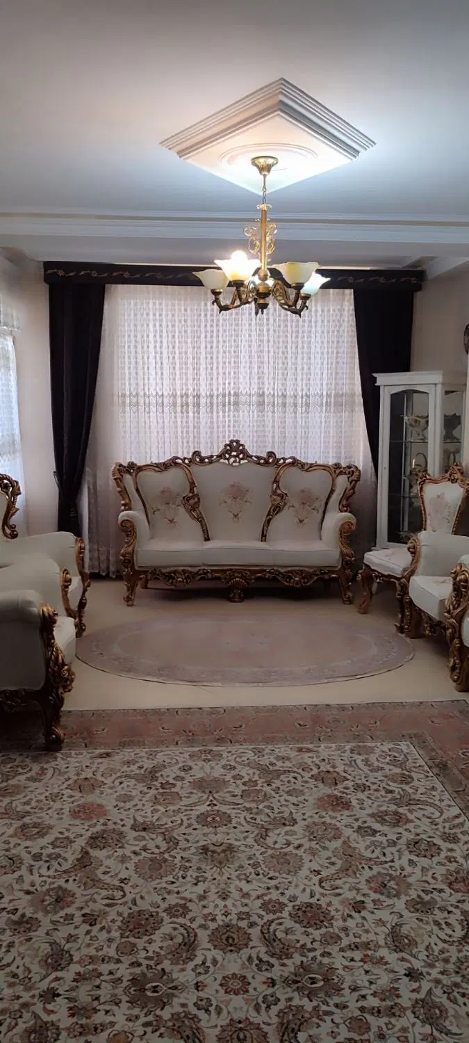 آپارتمان ۹۵ متری میدان نبوت