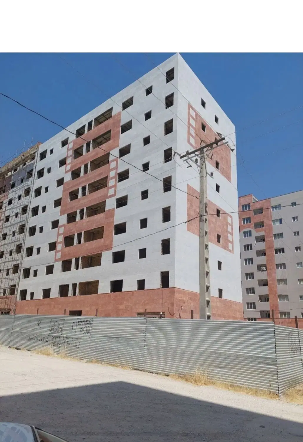 آپارتمان ۱۲۰۰ واحدی