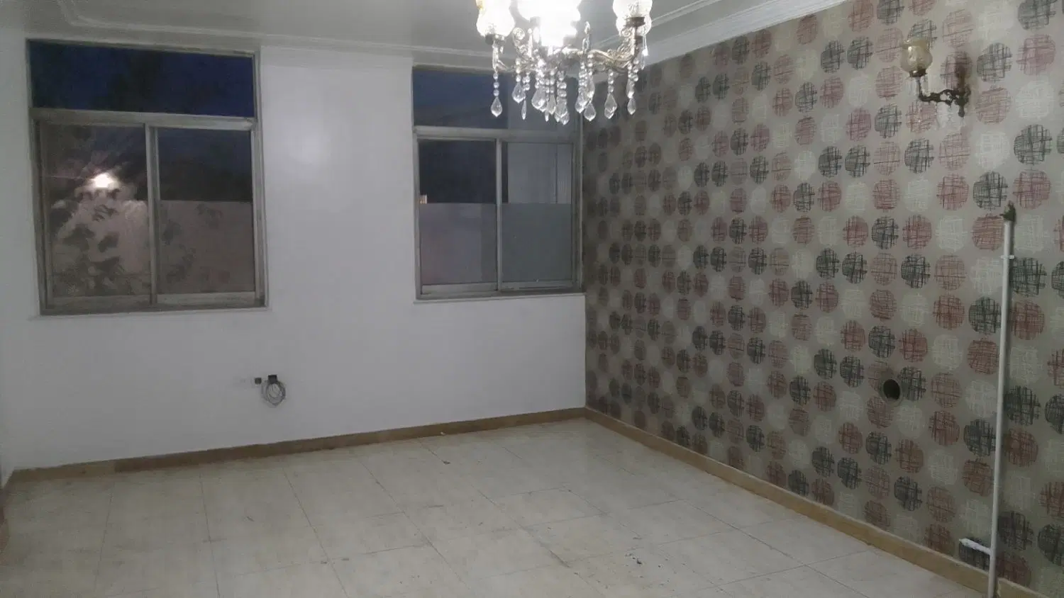 واحد دفتری بر خیابان ارتش جنوبی