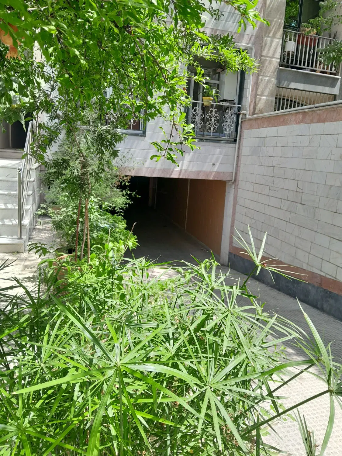 ۶۳ متری با پارکینگ طبقه دو خواب ۱۳۲