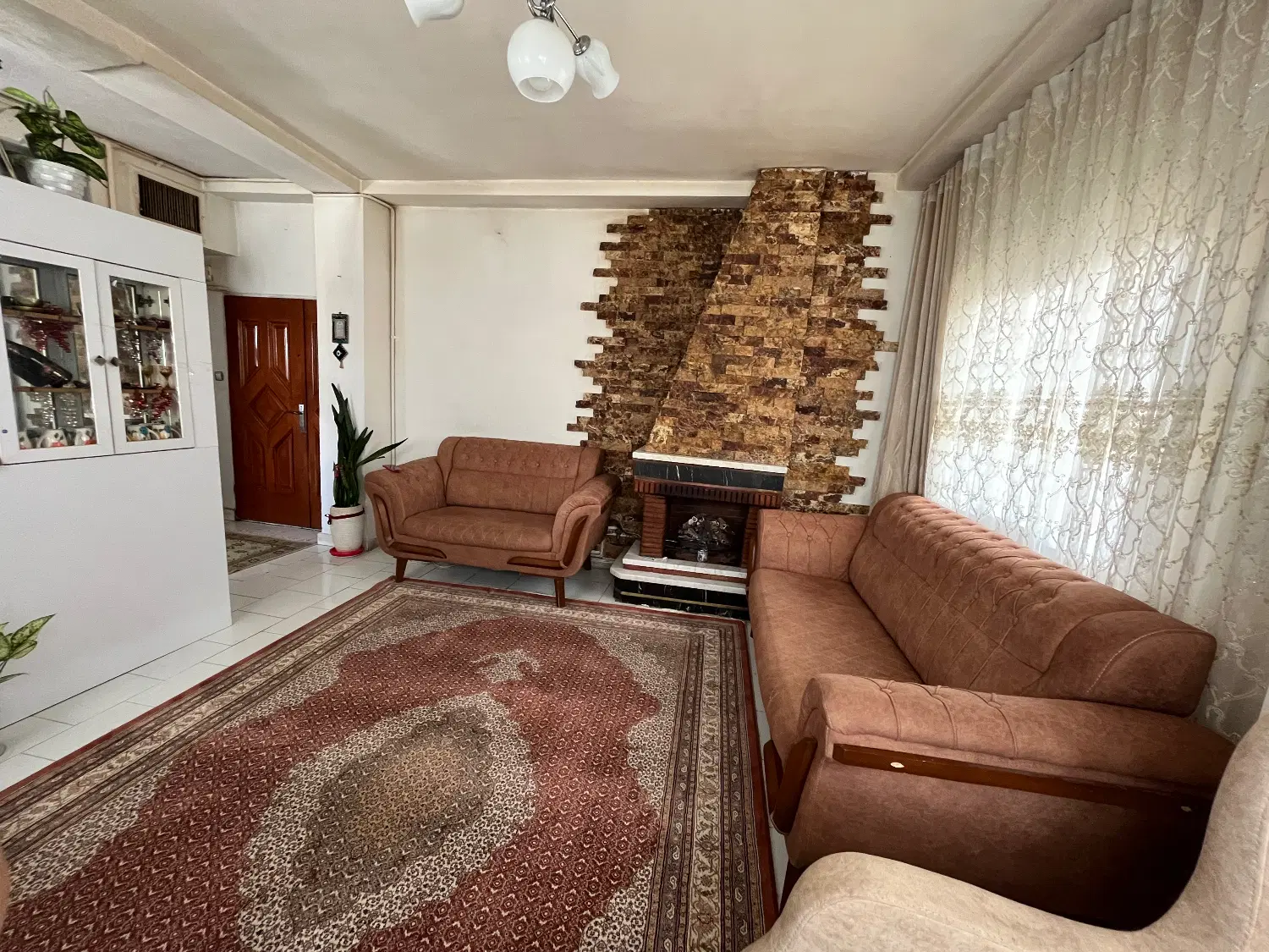 ۵۳ متر سنددار، بازسازی‌شده