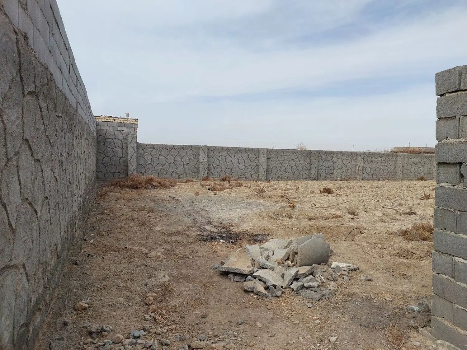 چهار دیواری  باغی