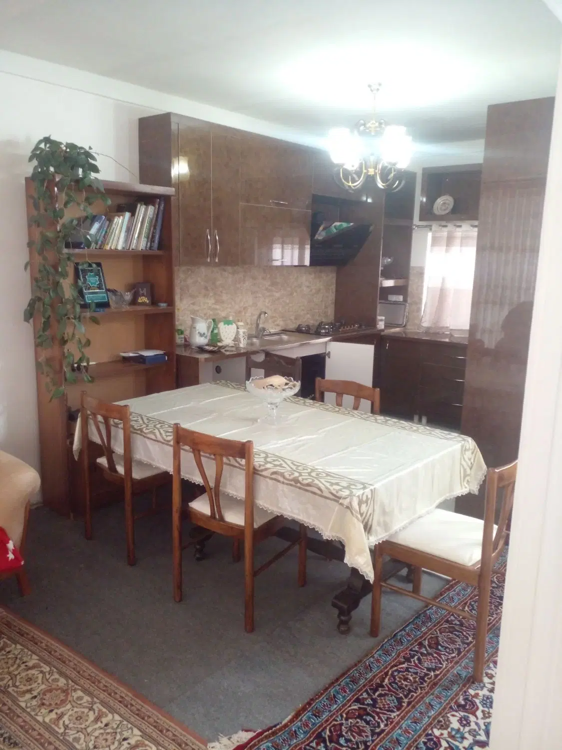 حیاط کوچه باغ قره اقاج