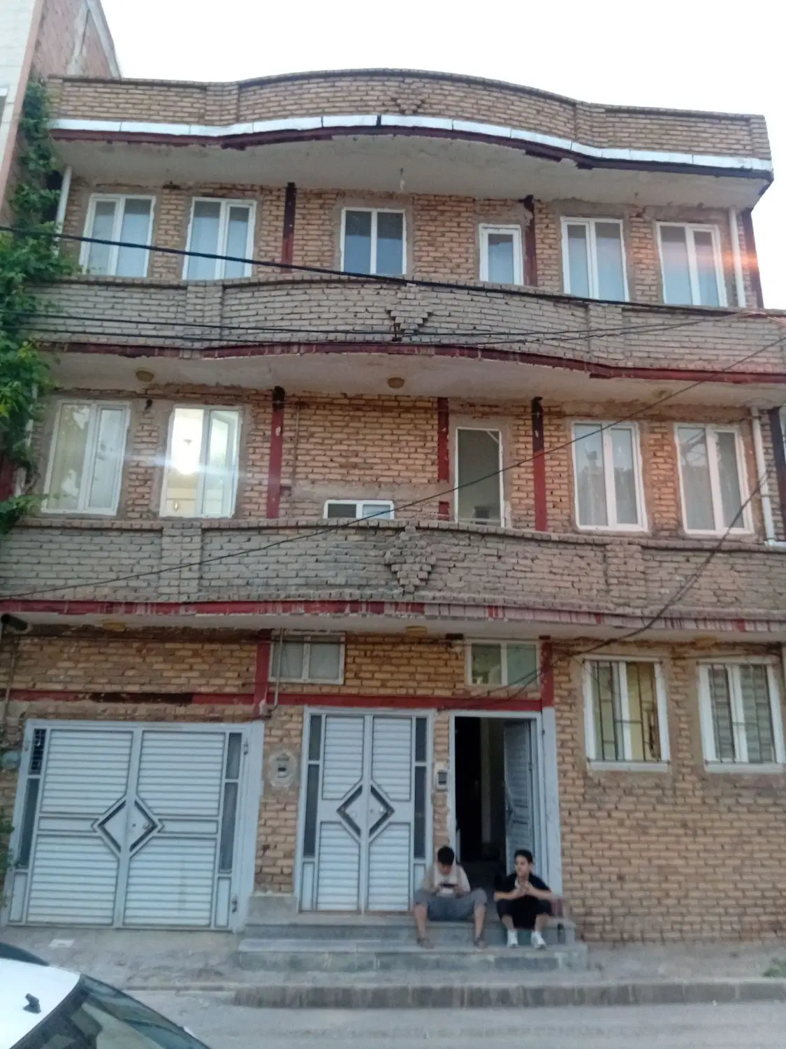 فروش ساختمان مسکونی دو سرویس حضرت پور جنت