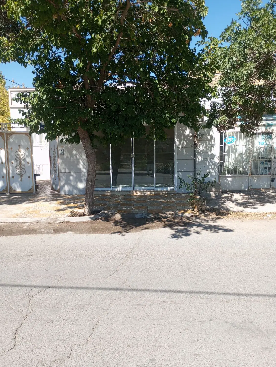 اجاره مغازه نوساز در حاشیه رودخانه