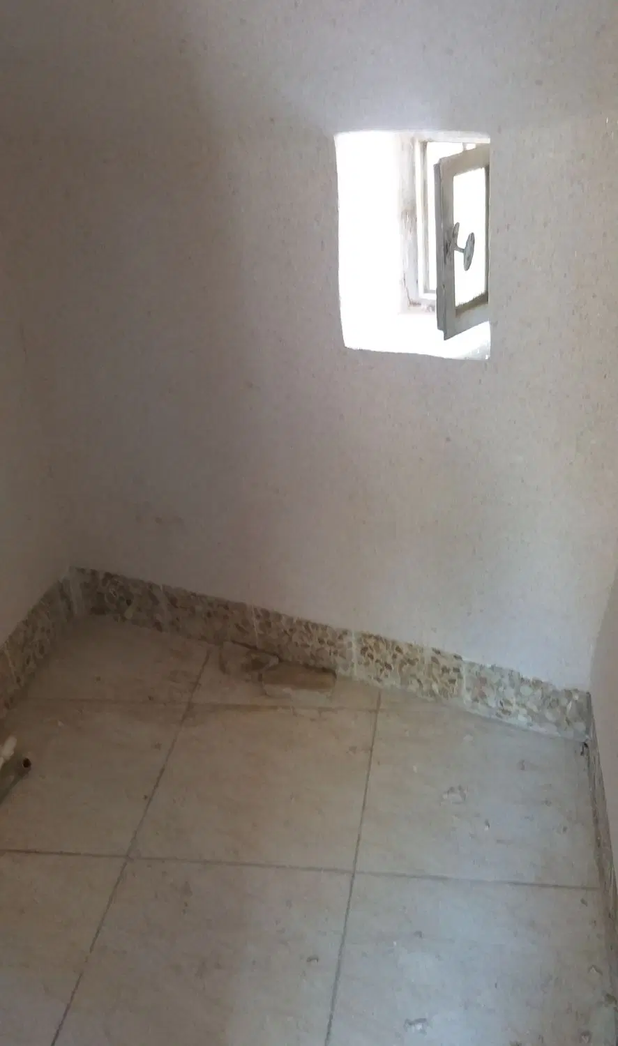 اجاره مغازه ۱۰ متری خیابان رجایی (ایرانشهر)