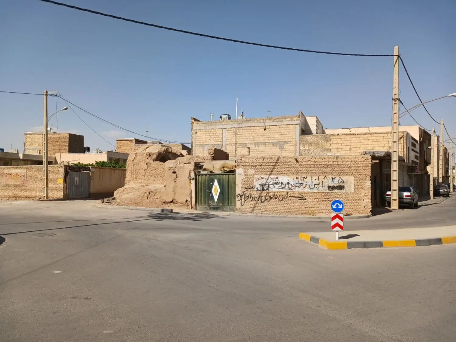 زمین کلنگی با سند و پروانه ساخت (مسکونی و تجاری)