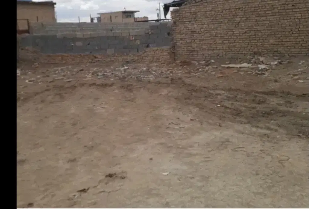 زمین ۸۵ متری