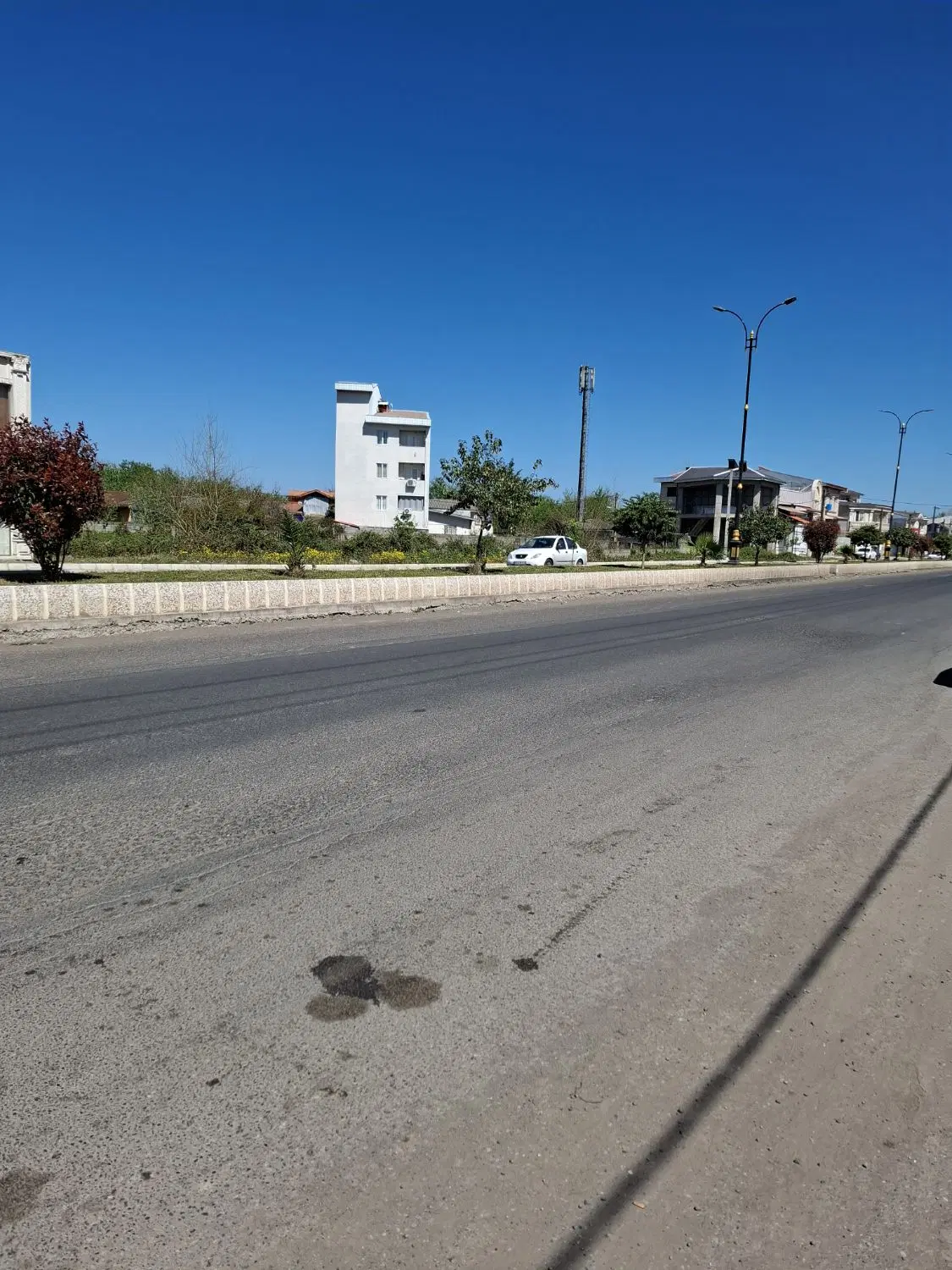 زمین لشت نشا تجاری مسکونی بر اصلی