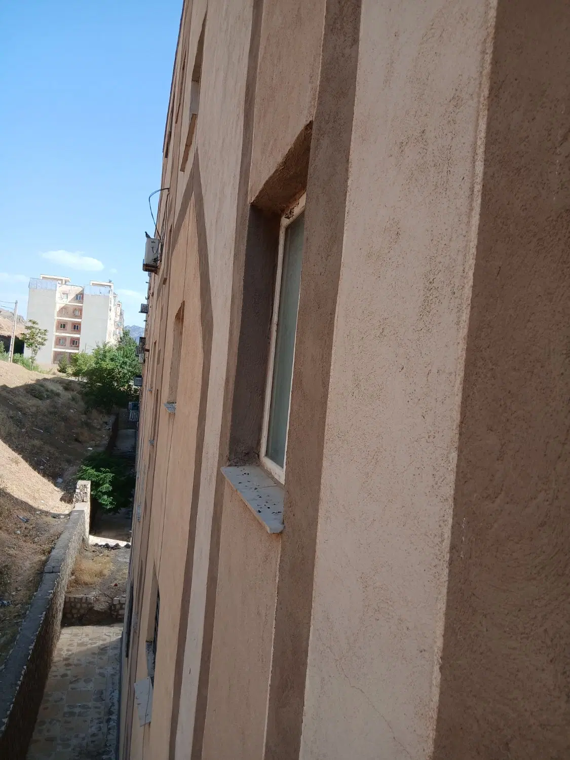 مسکن مهر دره گرم (طاق پیل)