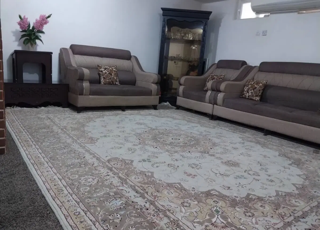 واحدی نقلی و شیک درساختمانی ۳واحده