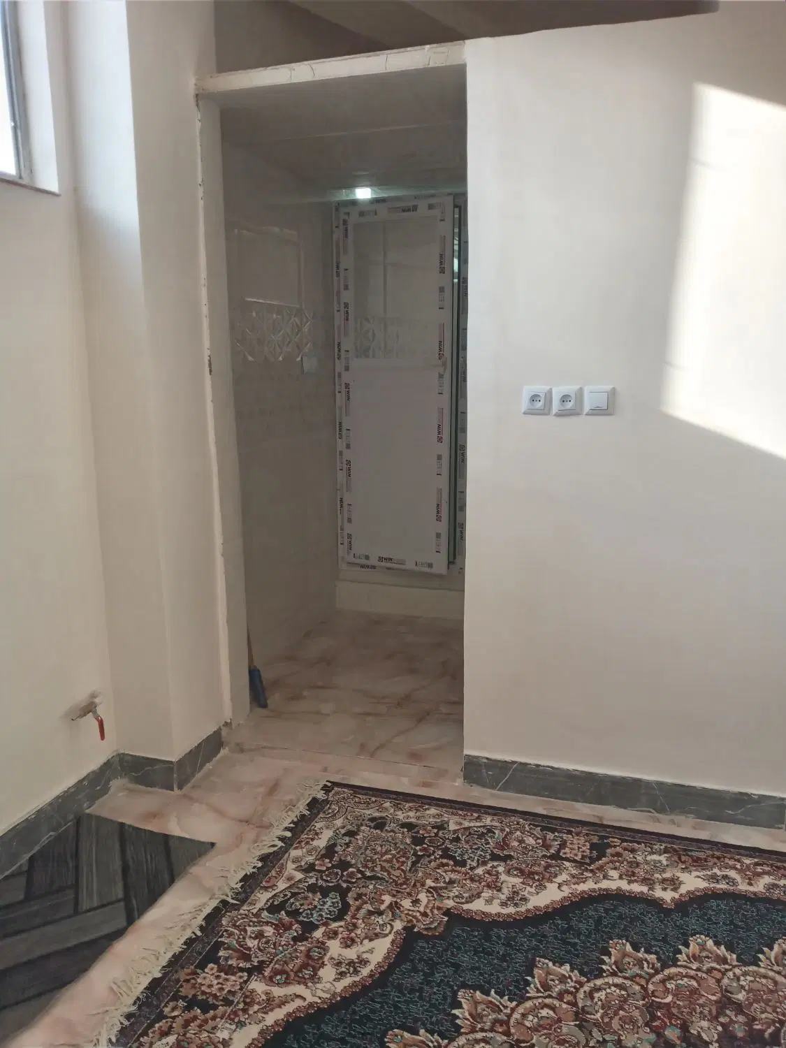 تکاوران .واحد مستقل ۹۵ متری