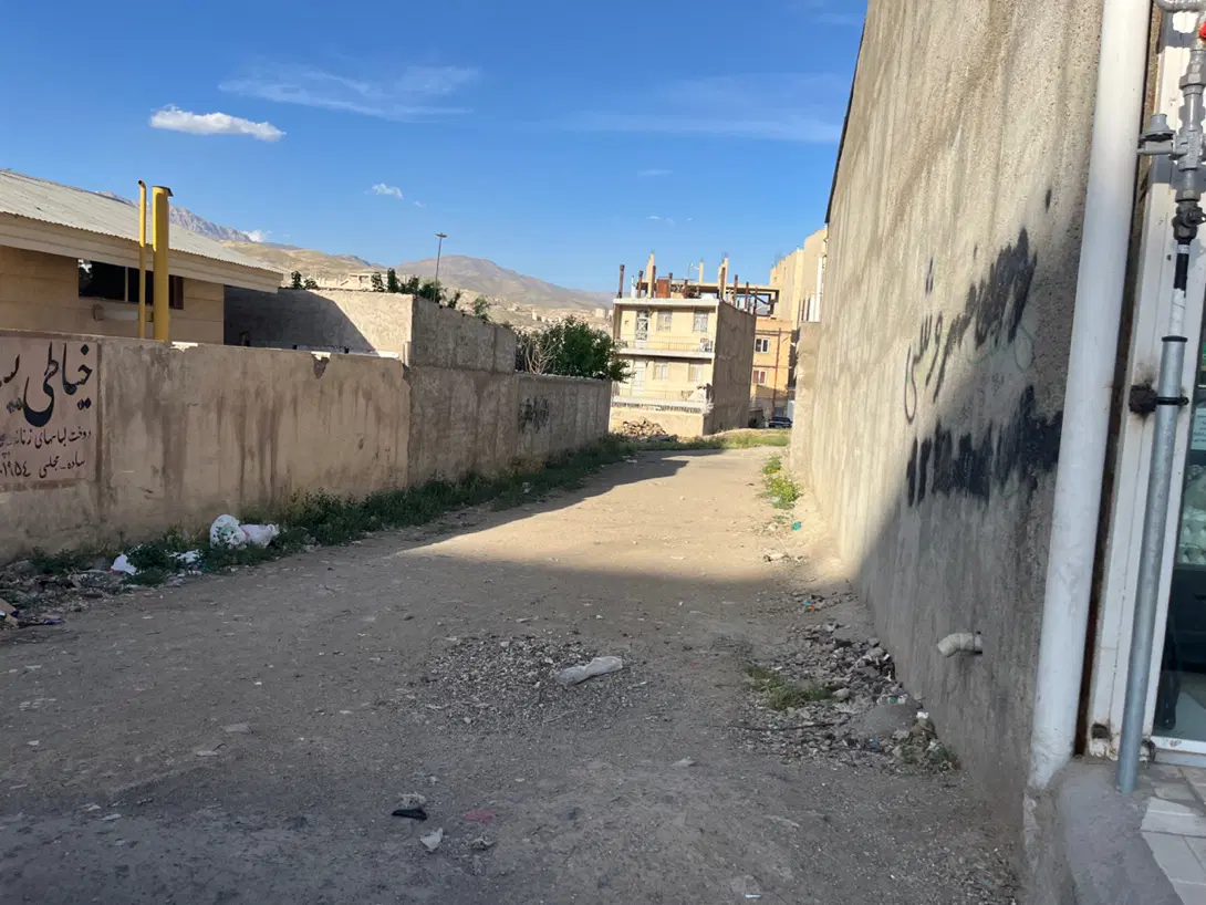۱۴۰ متر زمین تجاری مسکونی بر خیابان حاج منصور