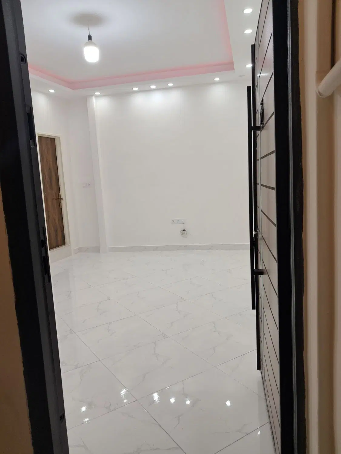 همکف با مغازه
