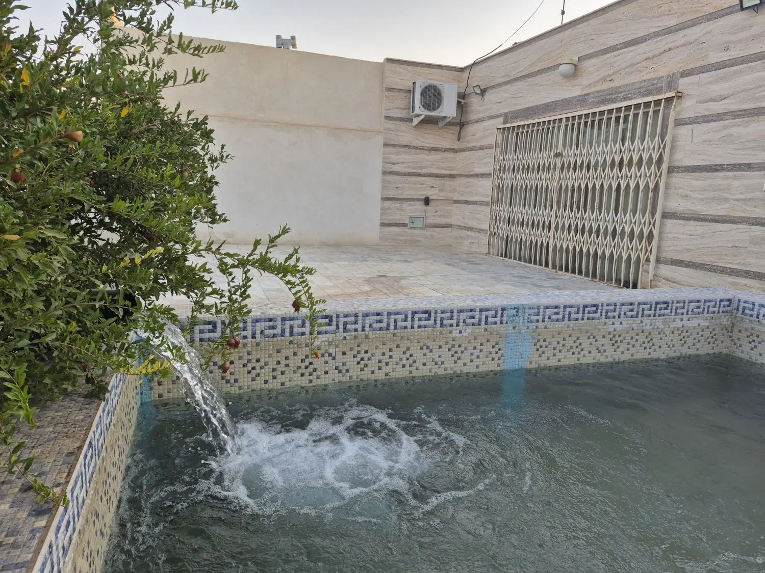 باغ در آمرزید آباد