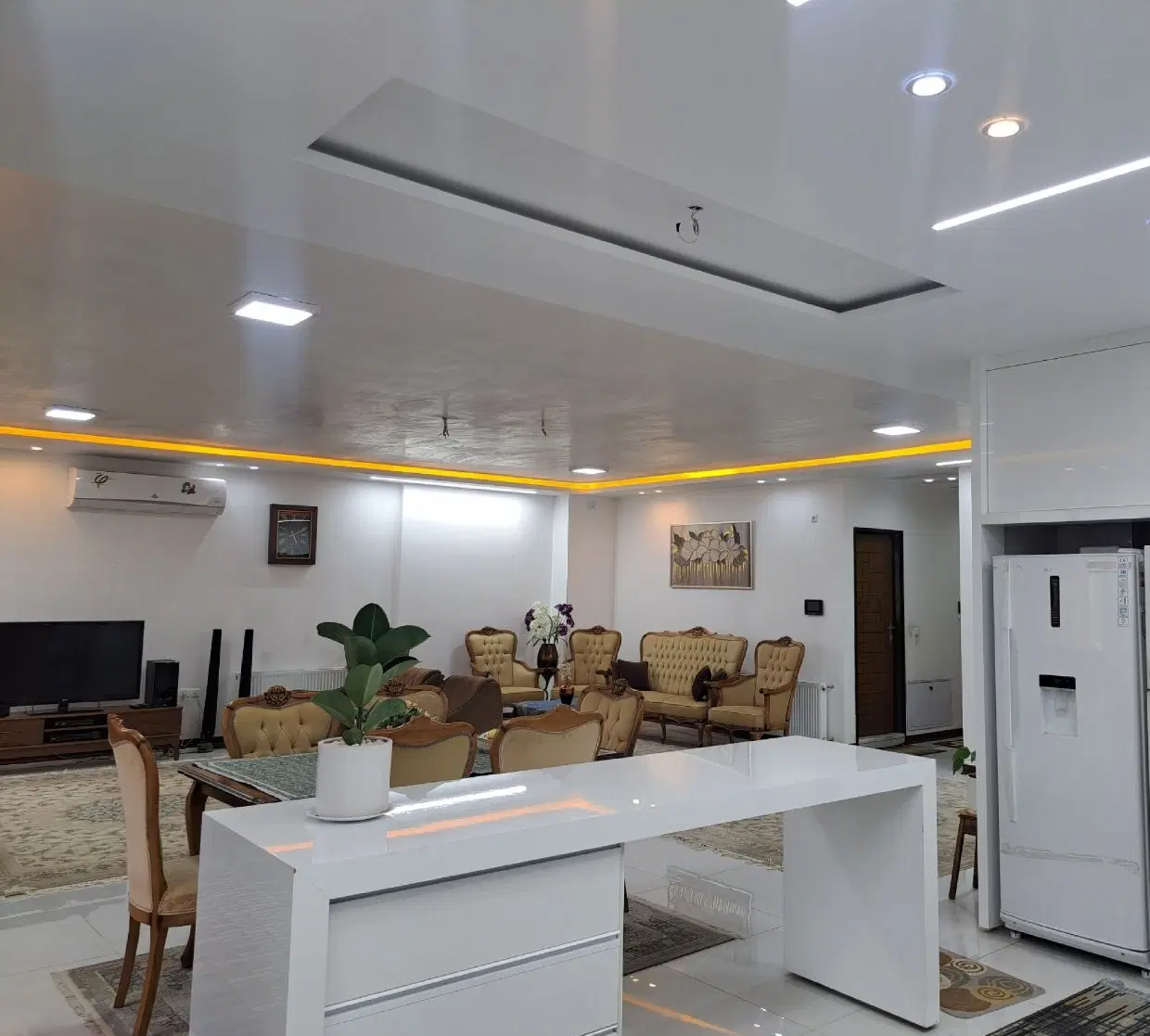 یک واحد آپارتمان ۳خوابه چهاراه فصیحی