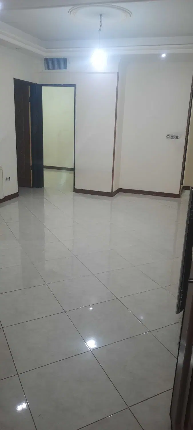 آپارتمان ۶۸ متری ۲ خوابه پارکینگ دار