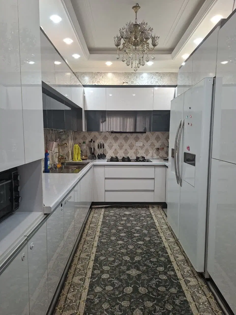 خانه واحد مسکونی نوساز  2.5 طبقه  اسکلت بتن