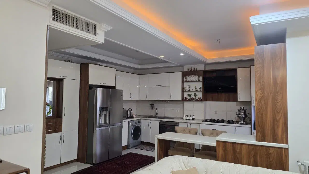 ۱۰۷ متر  غرق در نور  رهن و اجاره  فول امکانات