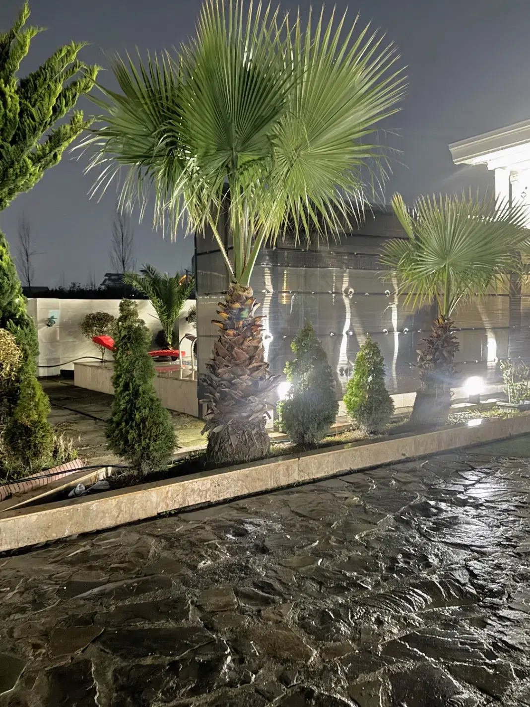 اجاره شبانه ویلا باغ استخردار نوساز نزدیک به رامسر